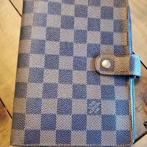 Louis Vuitton R20240

Medium Ring Agenda Cover